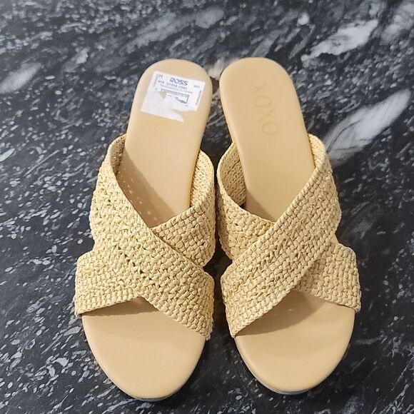 BRAND NEW XOXO WOMEN'S JANAINE-B WEDGE SANDAL - Picture 3 of 16